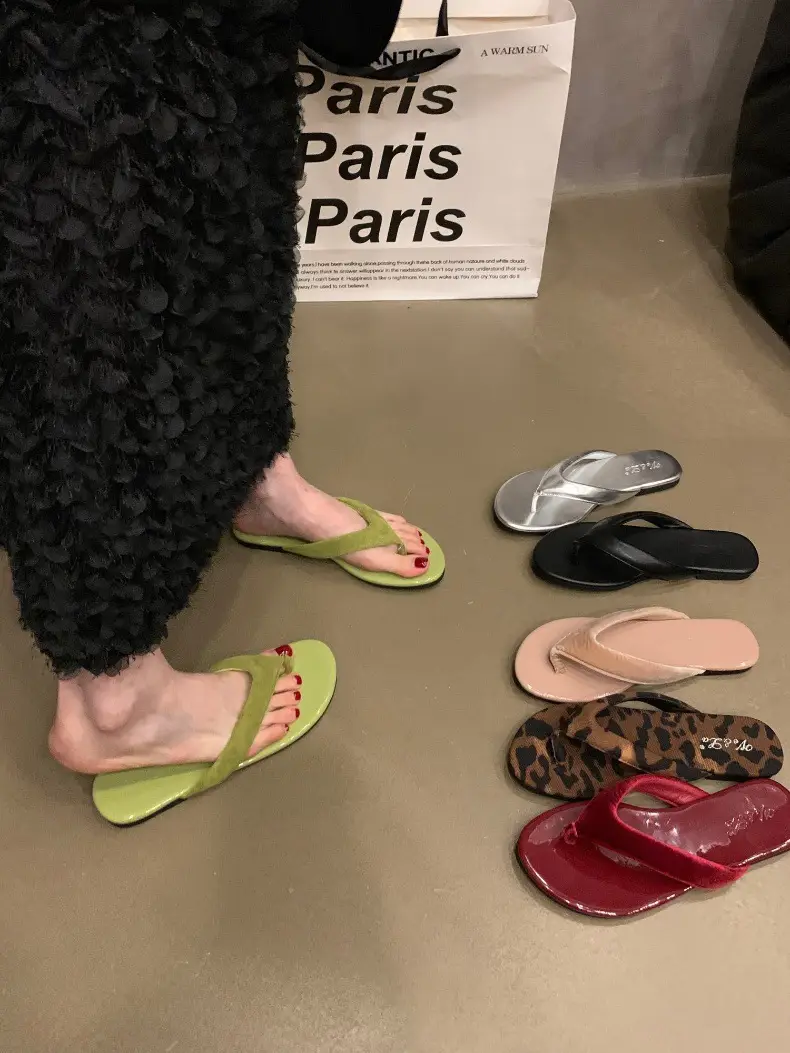 Women's Leopard Print Silver Flip Flops Summer — feature 4