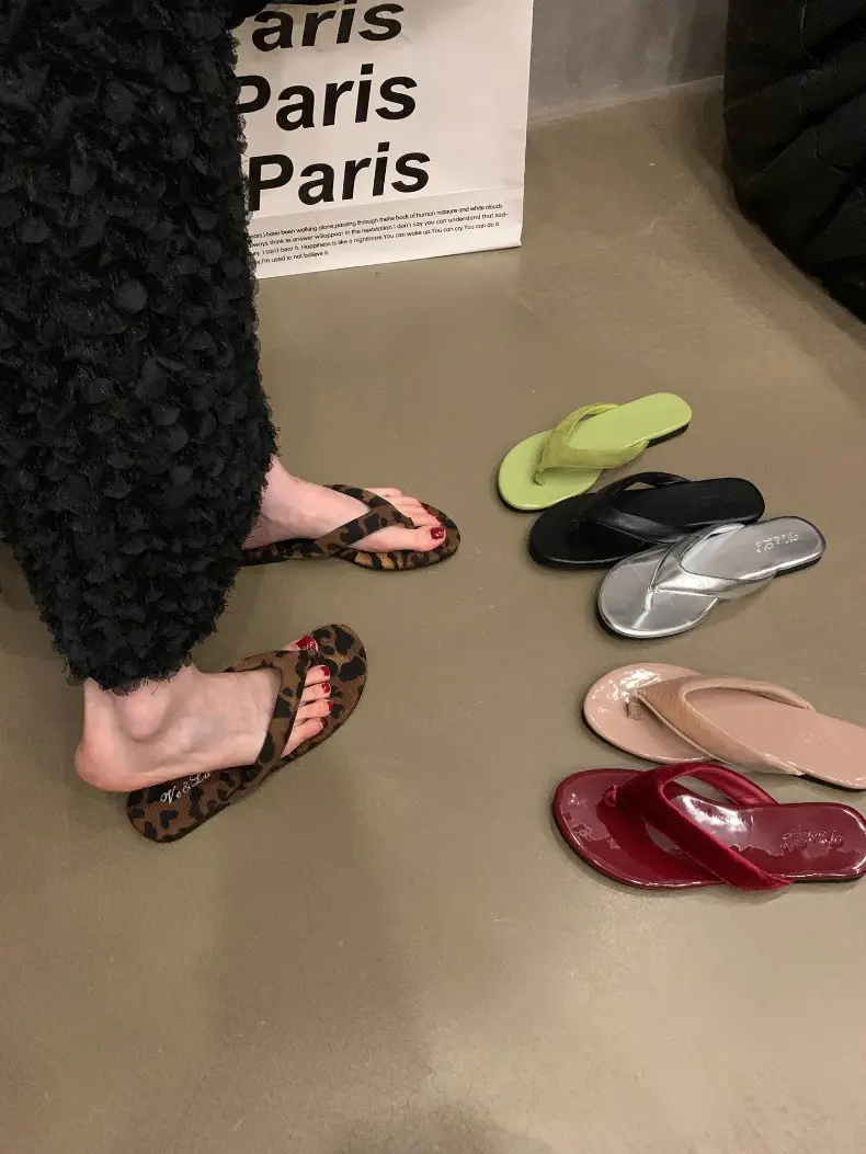 Women's Leopard Print Silver Flip Flops Summer — feature 7