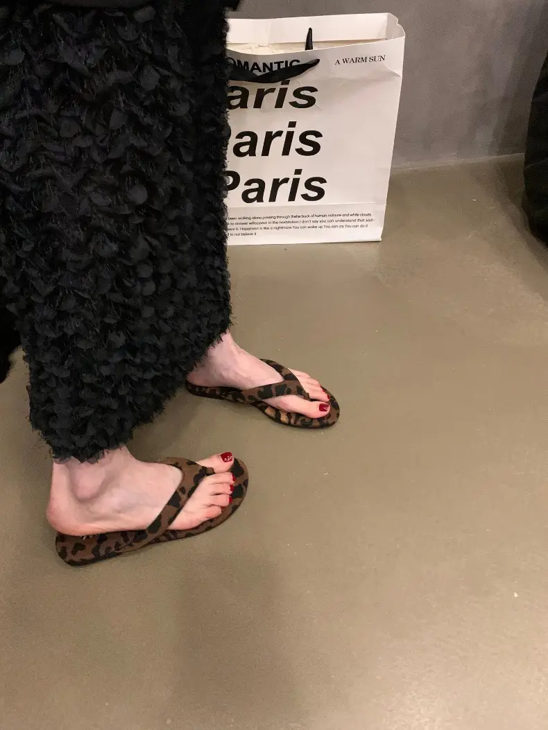 Women's Leopard Print Silver Flip Flops Summer — feature 8