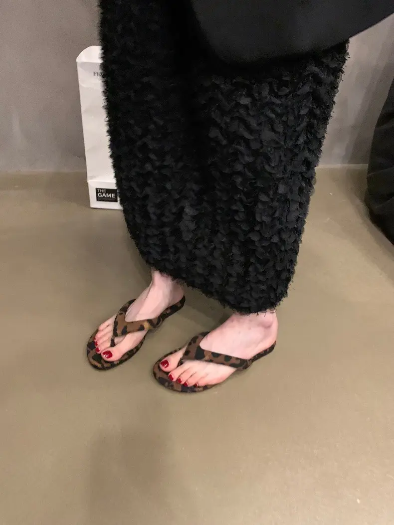 Women's Leopard Print Silver Flip Flops Summer — feature 9