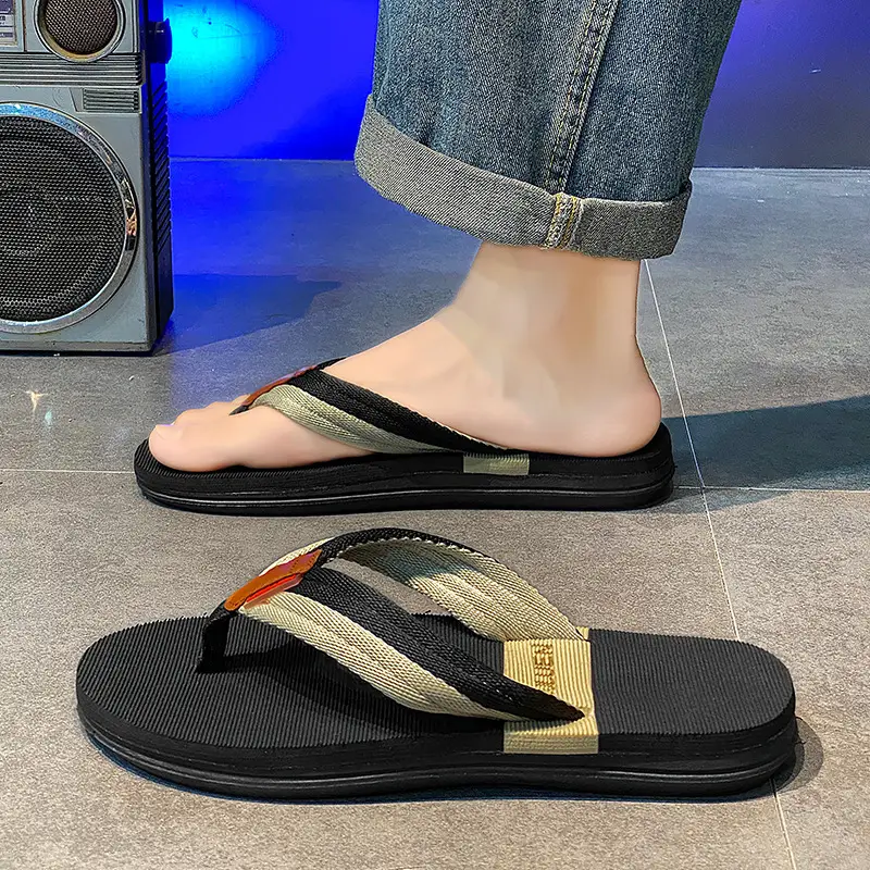 2024 Summer New Men's Flip Flops Fashion Slip-on Lazy Slippers Lightweight Beach Shoes Men's Factory Direct Sale - Image 5