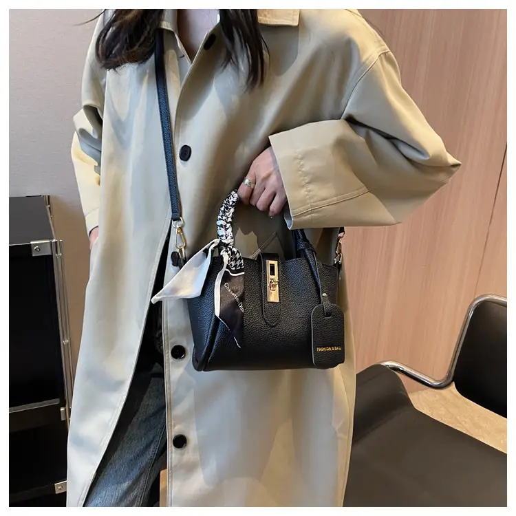 Brown Women's Shoulder Messenger Bag with Chain Strap — feature 12