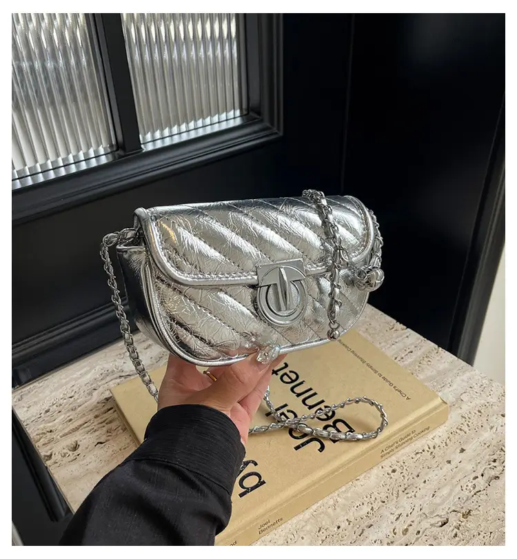 2026 Silver Lock Chain Crossbody Bag for Women — feature 10