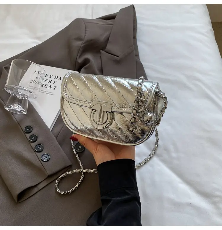 2026 Silver Lock Chain Crossbody Bag for Women — feature 25