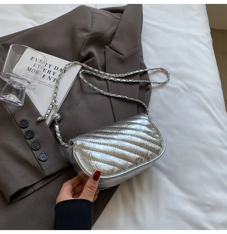2026 Silver Lock Chain Crossbody Bag for Women — feature 28