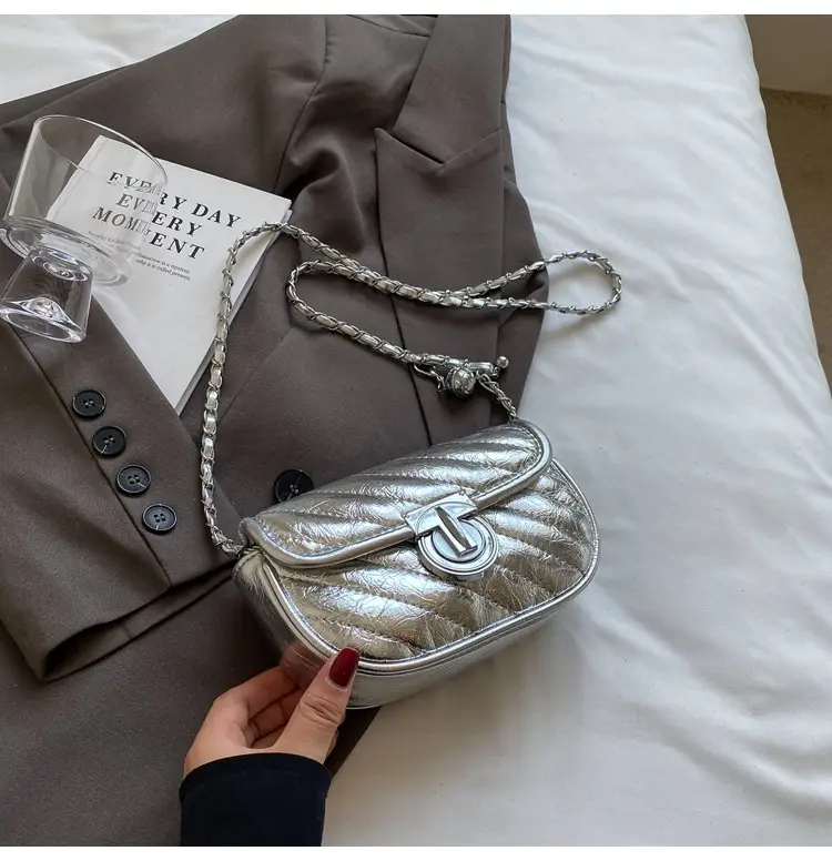 2026 Silver Lock Chain Crossbody Bag for Women — feature 29