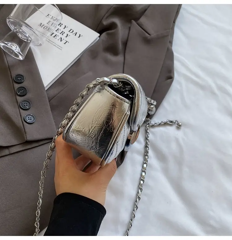 2026 Silver Lock Chain Crossbody Bag for Women — feature 31