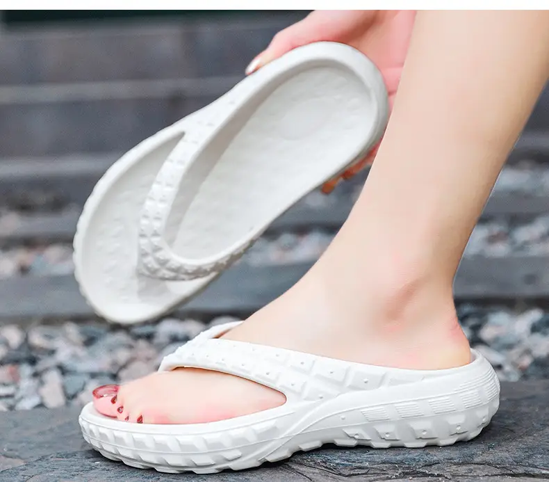 Cross-border flip-flops men's summer new men's and women's sandals plus size tide shoes outdoor beach shoes flip-flops wholesale — feature 12