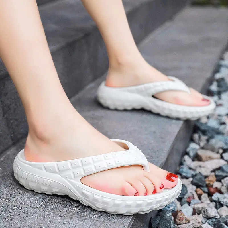 Cross-border flip-flops men's summer new men's and women's sandals plus size tide shoes outdoor beach shoes flip-flops wholesale