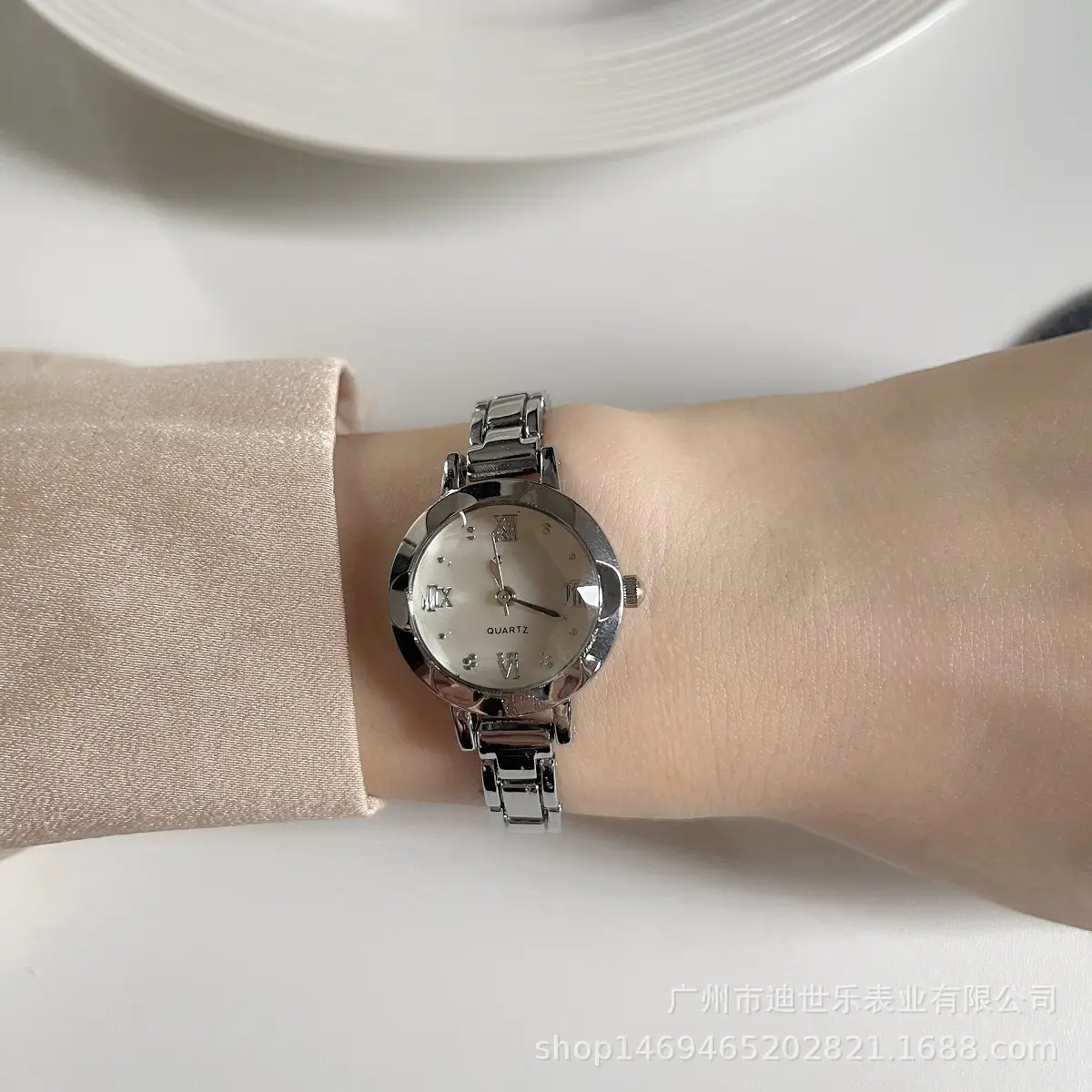 Explosive French Niche Watch Silver All-match Luxury — feature 3