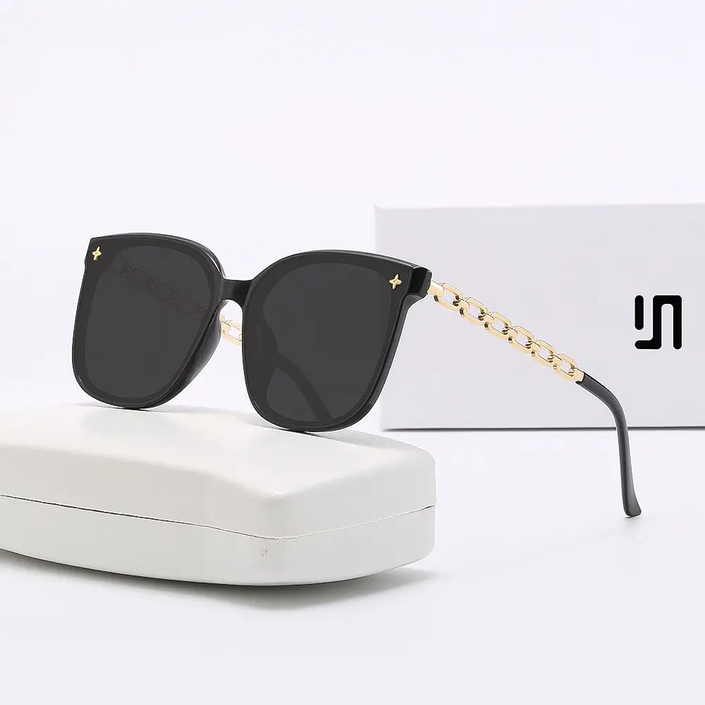 Women's Retro Box Sunglasses UV-Resistant Black - Image 10