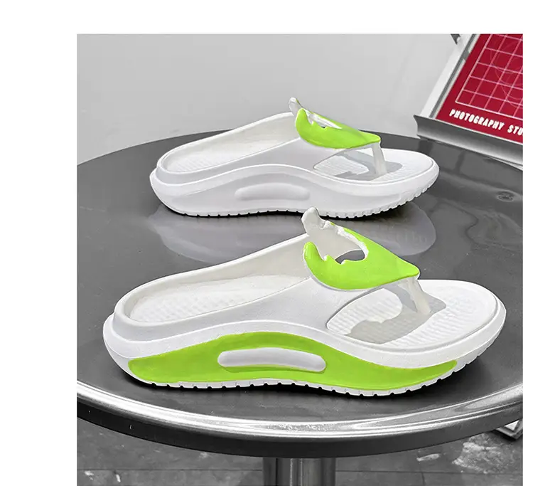 Flip-flops men's summer latest outdoor wear non-slip deodorant soft bottom flip-flops outdoor leisure beach slippers — feature 12