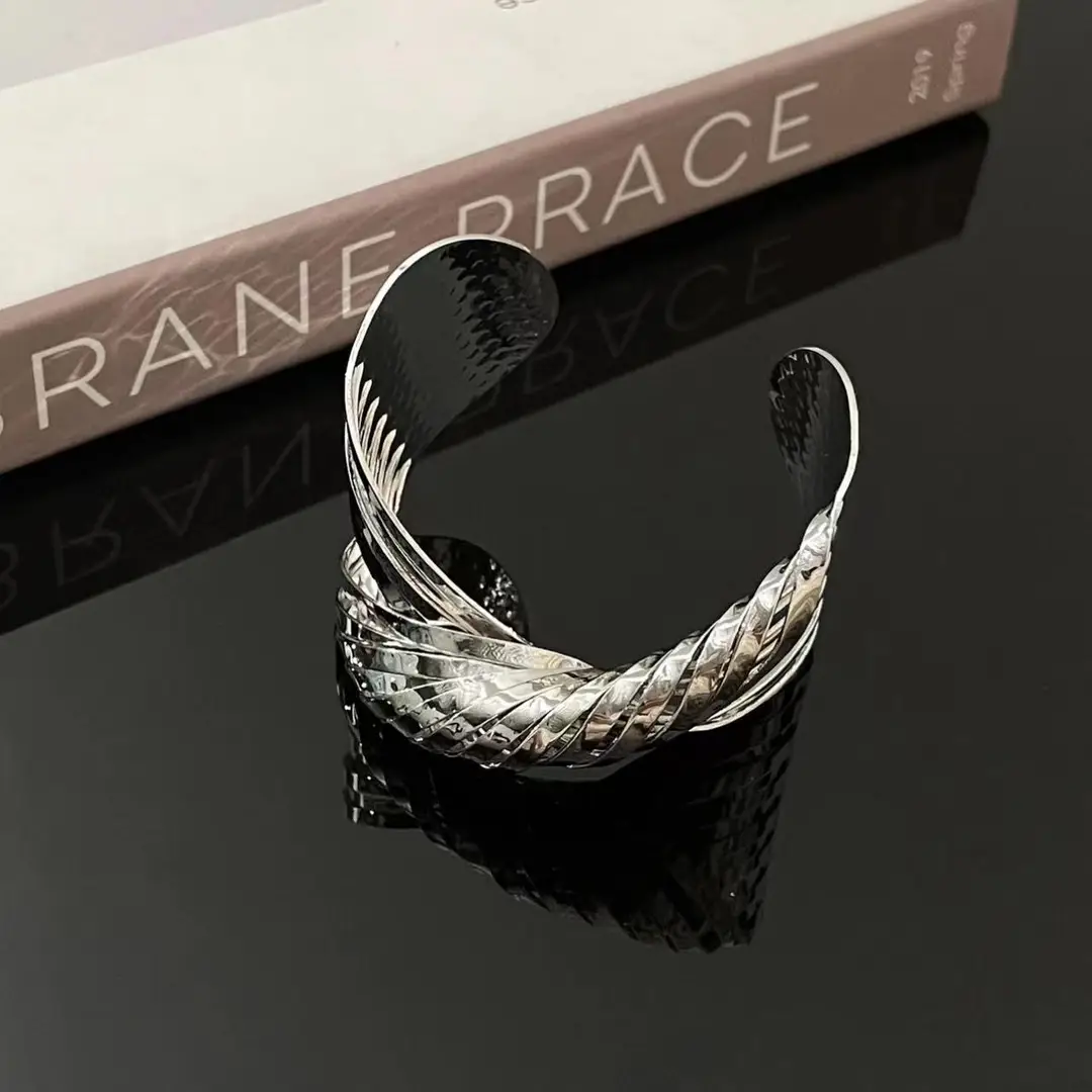 Spice Girl Cross Wrap Irregular Opening Couple Bracelet Retro High-end Unique Twist Bracelet Fashion Arm Ring