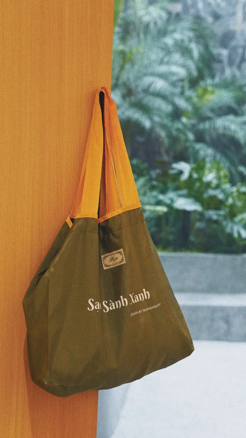 Green Foldable Tote Bag for Women, Large Capacity, Roll-Up Design — feature 17