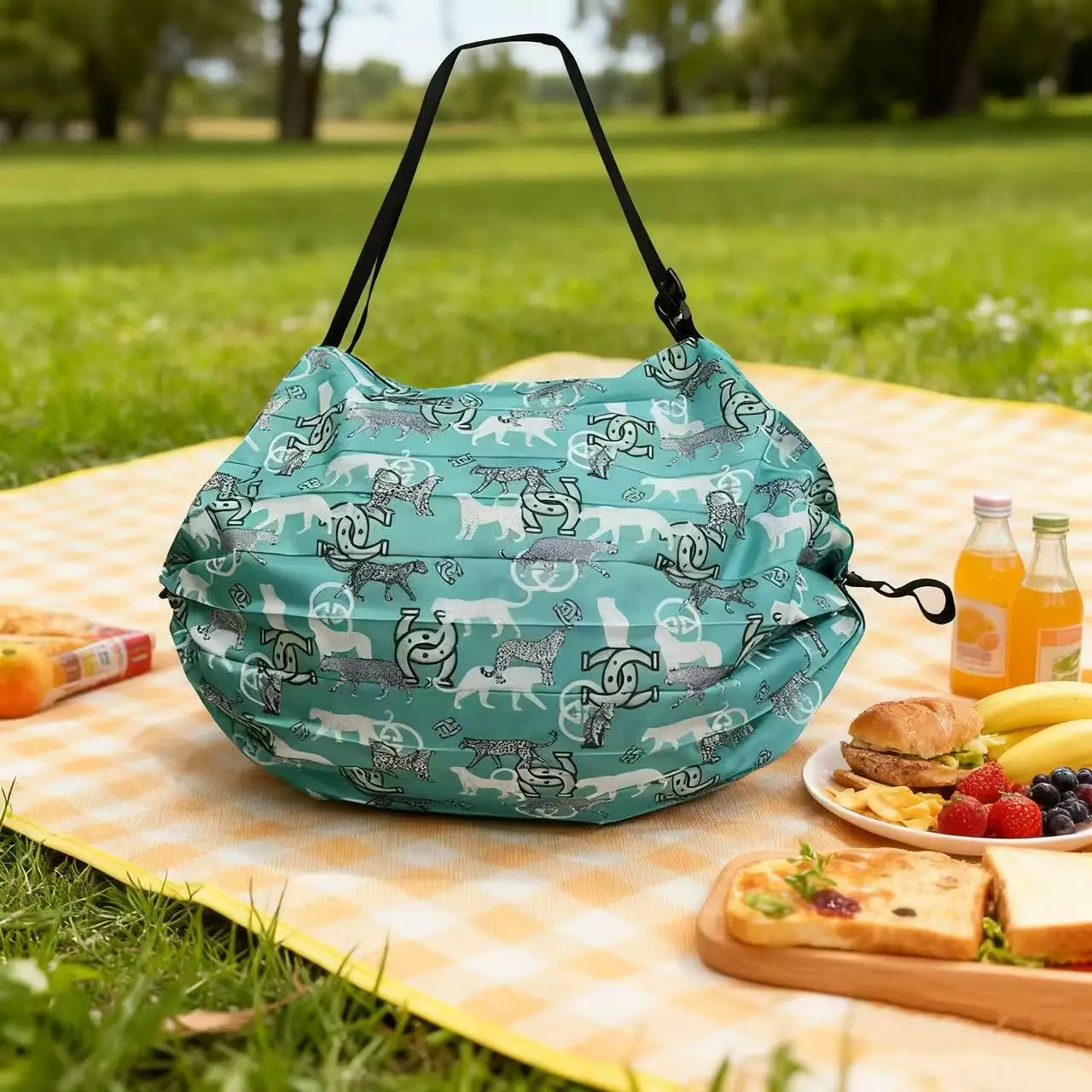 Green Foldable Tote Bag for Women, Large Capacity, Roll-Up Design - Image 76