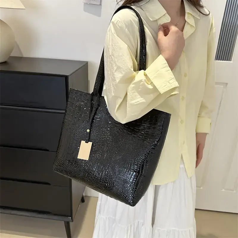 Large Capacity Crocodile Pattern Women's Bag