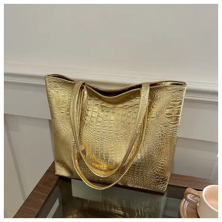 Large Capacity Crocodile Pattern Women's Bag — feature 10