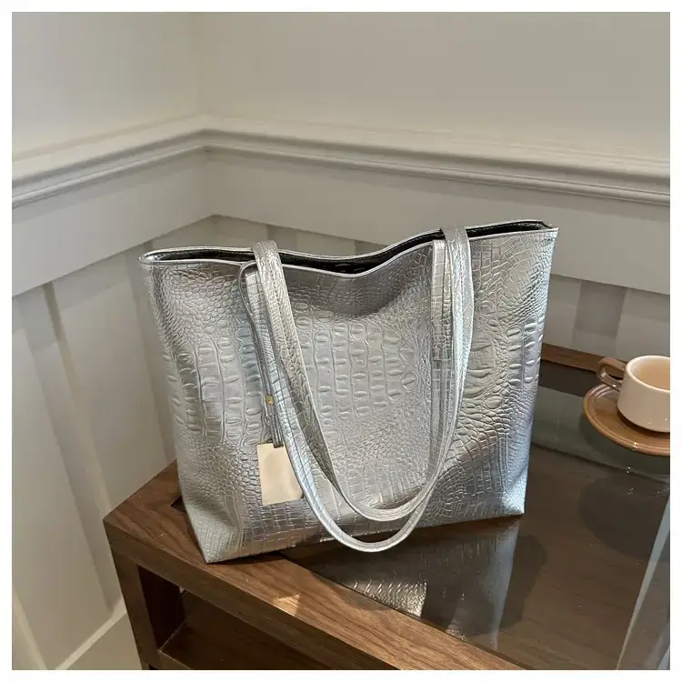 Large Capacity Crocodile Pattern Women's Bag — feature 12