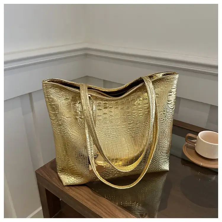 Large Capacity Crocodile Pattern Women's Bag — feature 9