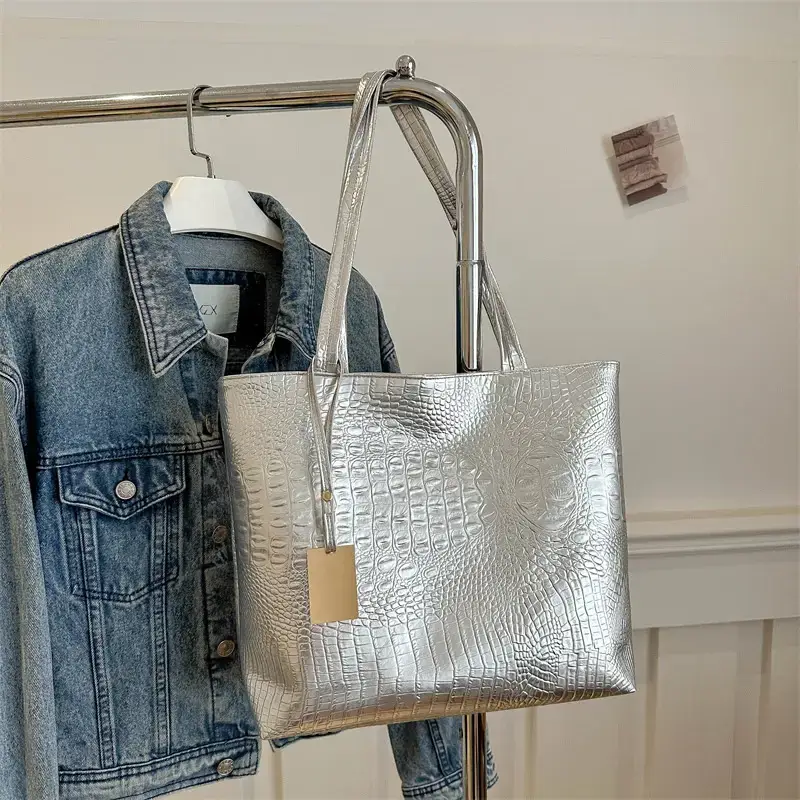 Large Capacity Crocodile Pattern Women's Bag