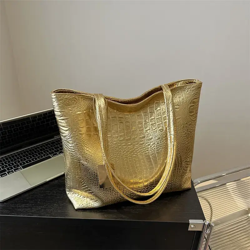 Large Capacity Crocodile Pattern Women's Bag