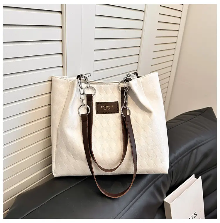 Large Capacity Women's Textured Shoulder Bag 2024 — feature 25