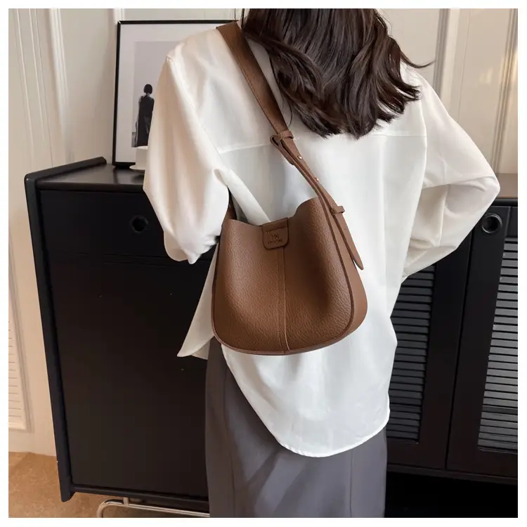 Women's Crossbody Bag Beige Leather Retro Commuter Style — feature 10