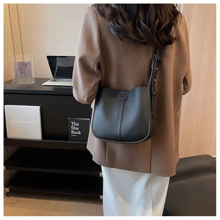 Women's Crossbody Bag Beige Leather Retro Commuter Style — feature 16