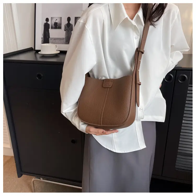 Women's Crossbody Bag Beige Leather Retro Commuter Style — feature 17