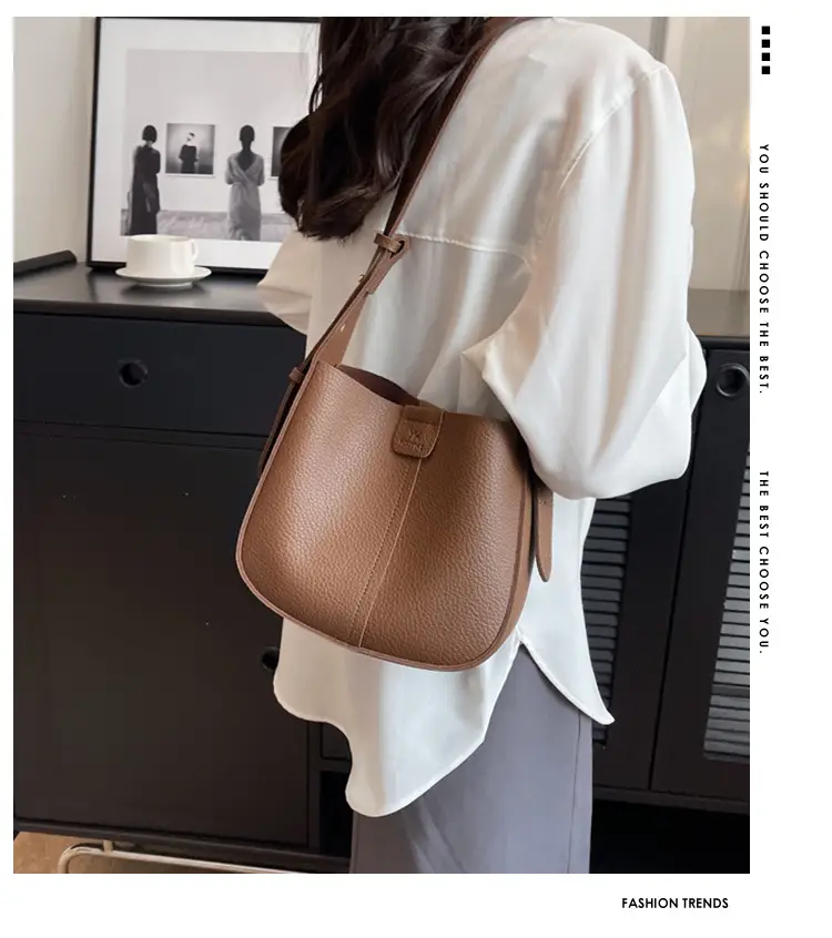 Women's Crossbody Bag Beige Leather Retro Commuter Style — feature 5