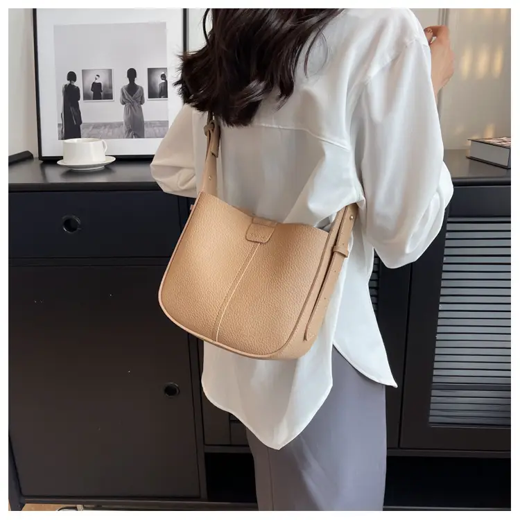 Women's Crossbody Bag Beige Leather Retro Commuter Style — feature 8