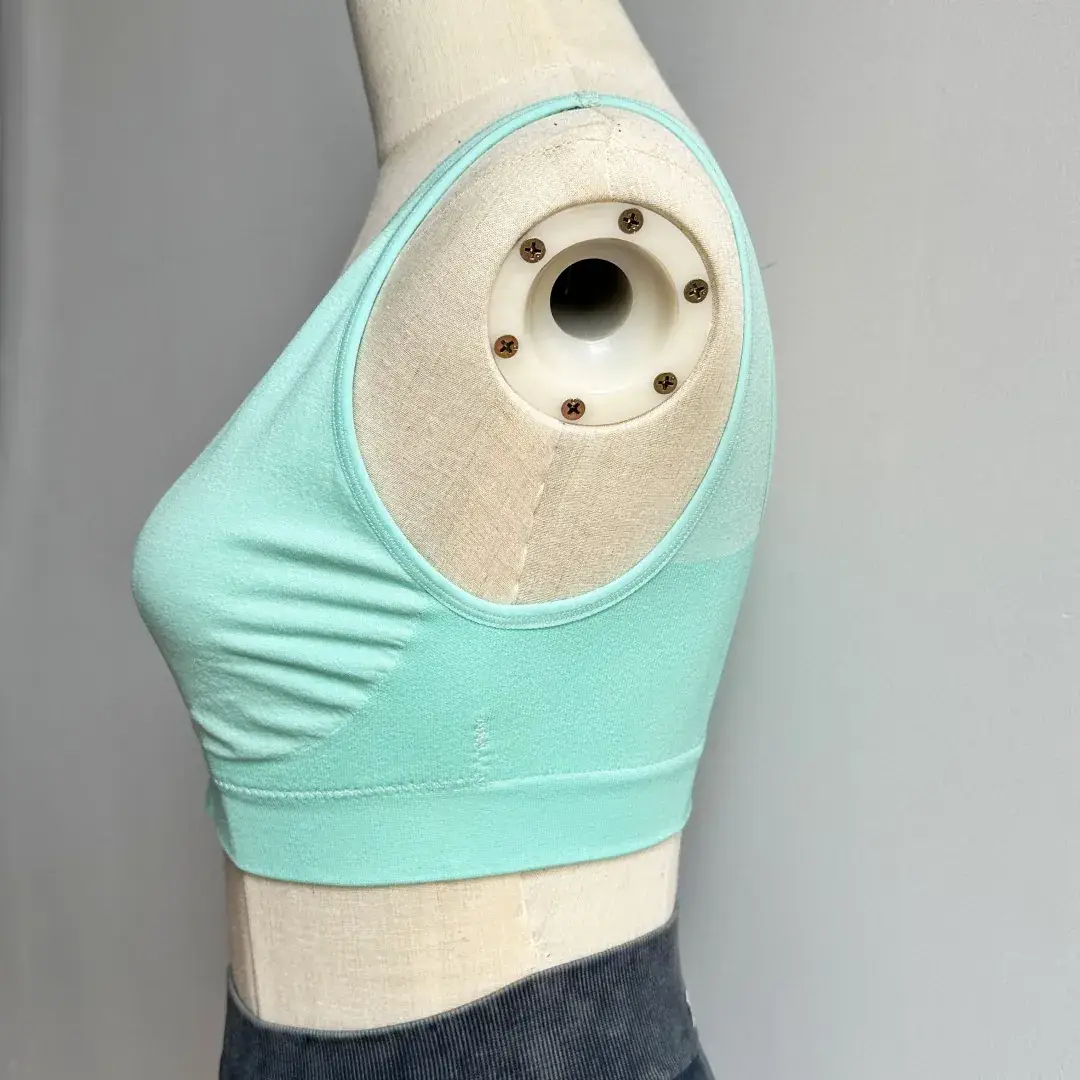 Women's Light Blue Crossbody Sports Bra with Wide Shoulder & Quick-Drying Fabric