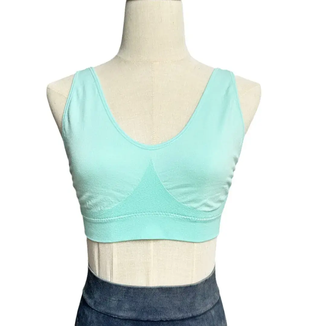 Women's Light Blue Crossbody Sports Bra with Wide Shoulder & Quick-Drying Fabric