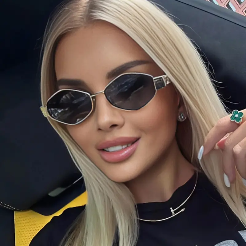 Women's Diamond Metal Retro Sunglasses Grey — feature 2