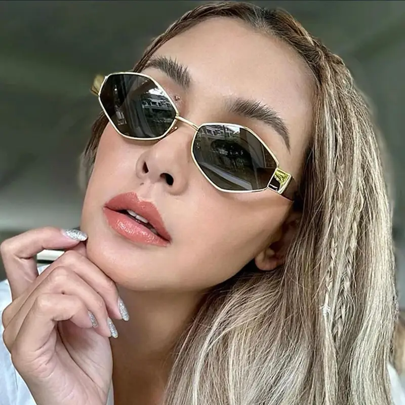 Women's Diamond Metal Retro Sunglasses Grey — feature 4