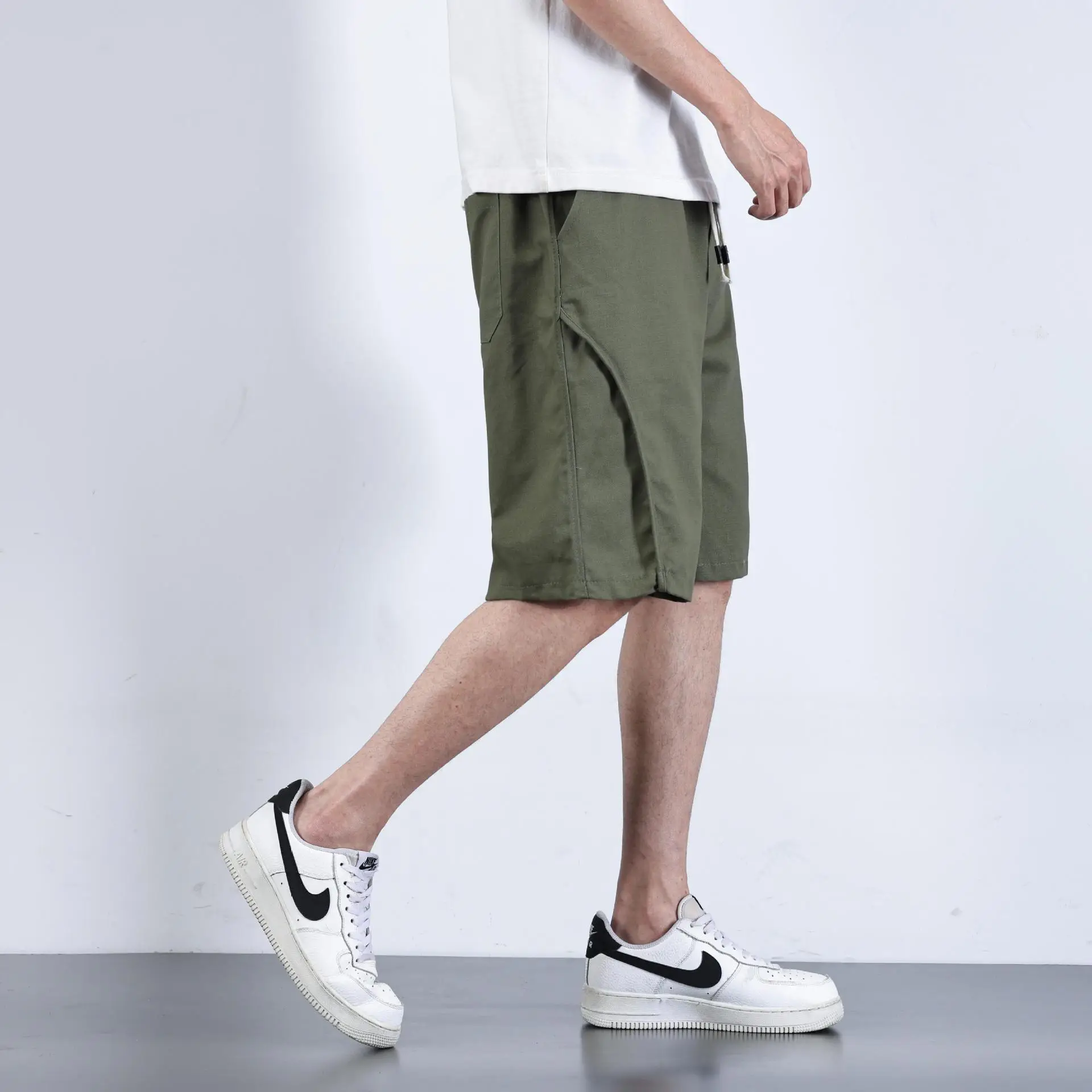 Men Army Green Shorts Mid-Length Functional Summer Wear - Image 5