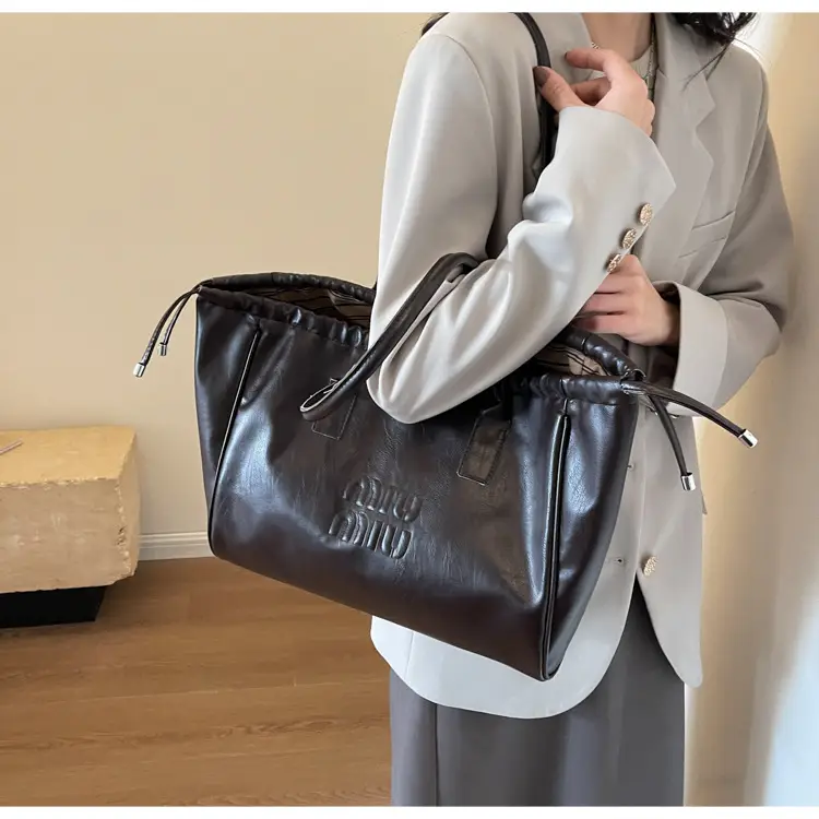 Women's Black Drawstring Shoulder Bag 2024 New — feature 11