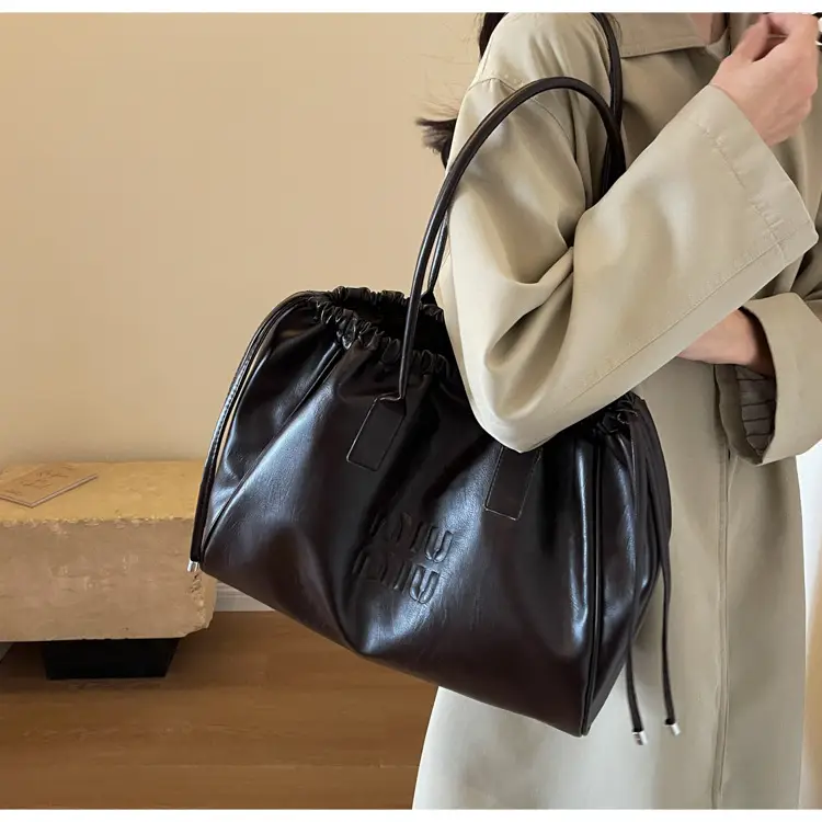 Women's Black Drawstring Shoulder Bag 2024 New — feature 13