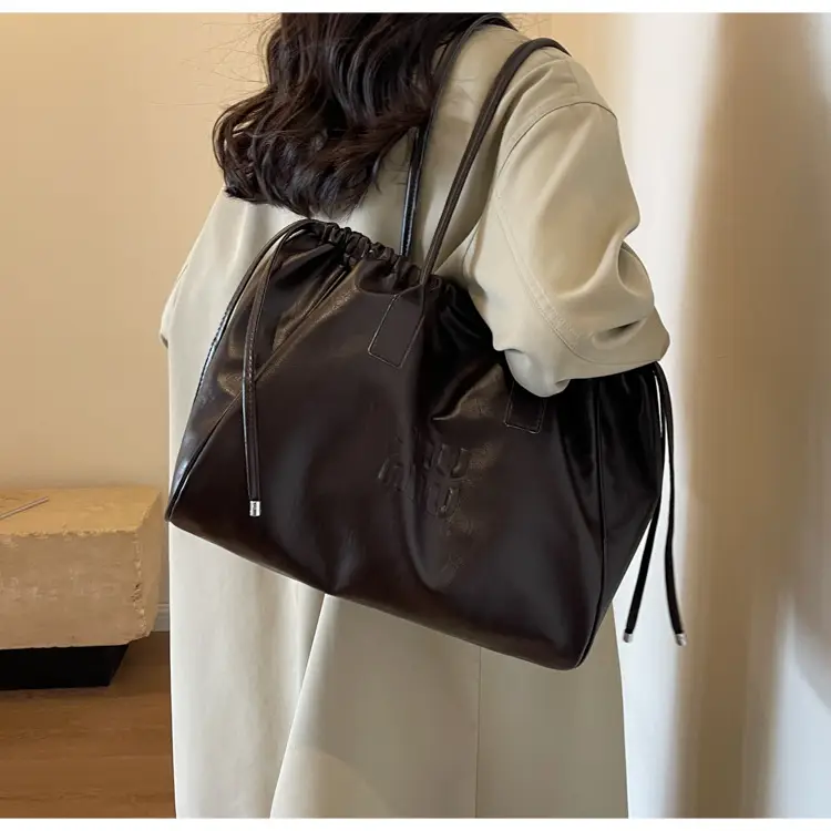 Women's Black Drawstring Shoulder Bag 2024 New — feature 14