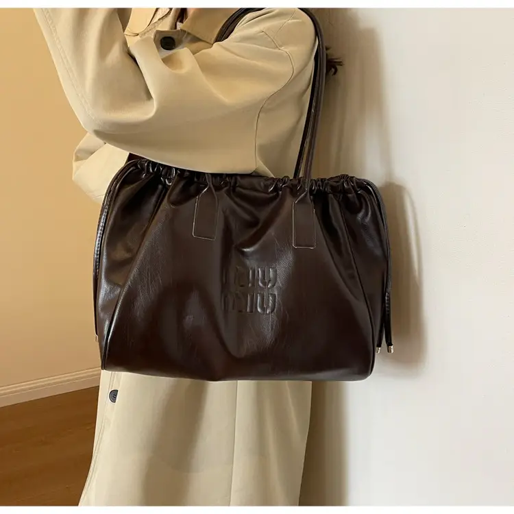 Women's Black Drawstring Shoulder Bag 2024 New — feature 15