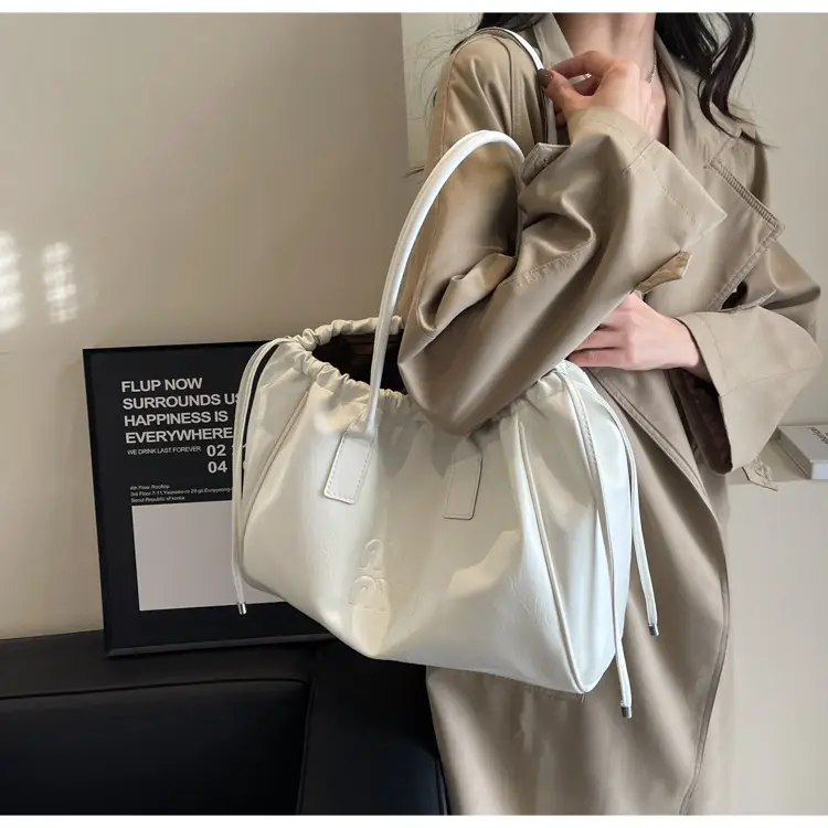 Women's Black Drawstring Shoulder Bag 2024 New — feature 19
