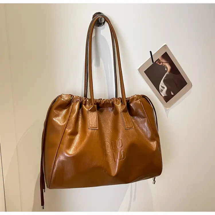 Women's Black Drawstring Shoulder Bag 2024 New — feature 20