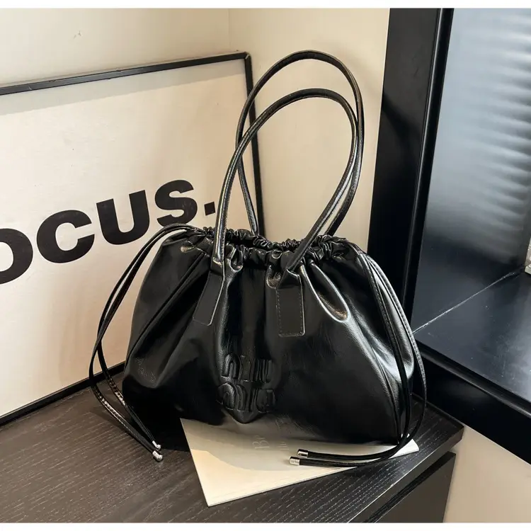 Women's Black Drawstring Shoulder Bag 2024 New — feature 22