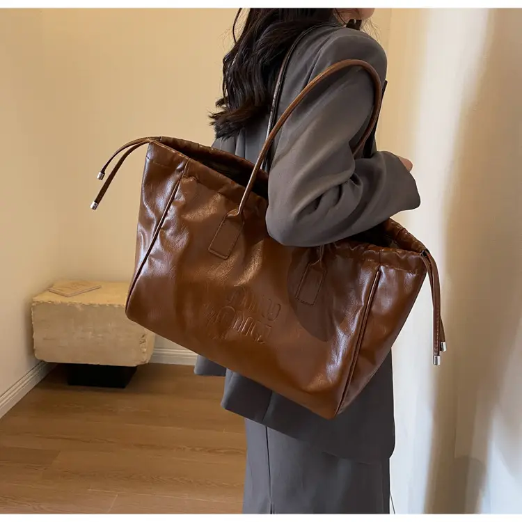 Women's Black Drawstring Shoulder Bag 2024 New — feature 9