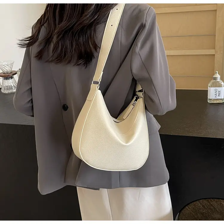 Women's Trendy Crossbody Bag Pure Leather Tan 2024 — feature 8
