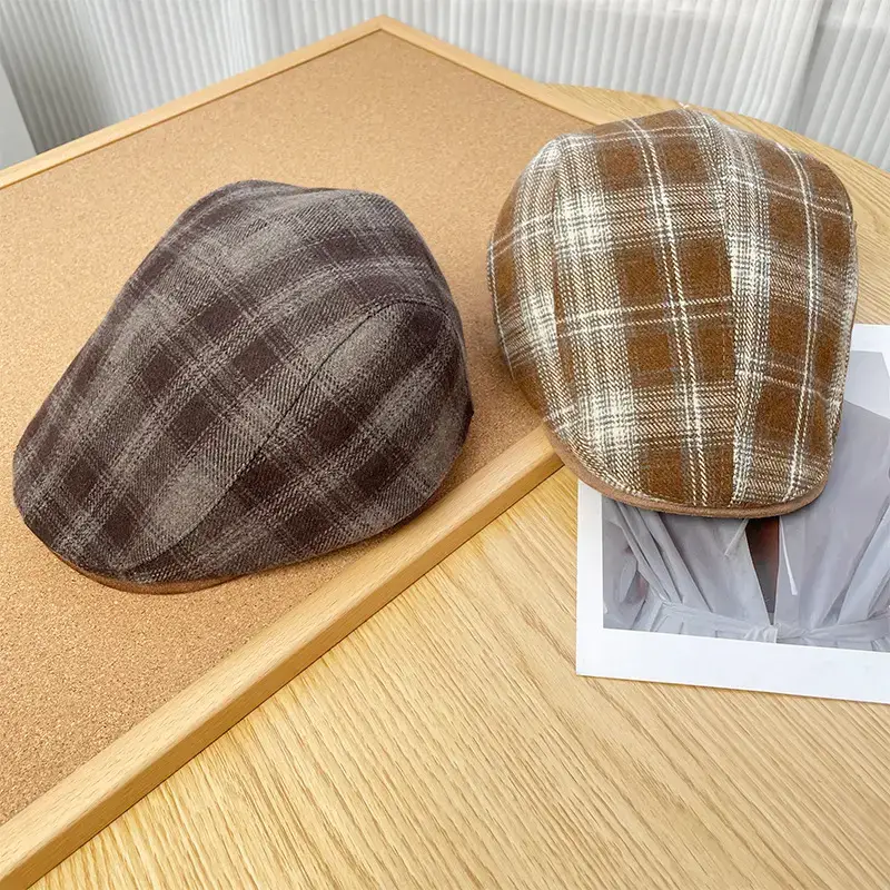 Forward-Pointing British Style Hat for Men — feature 29