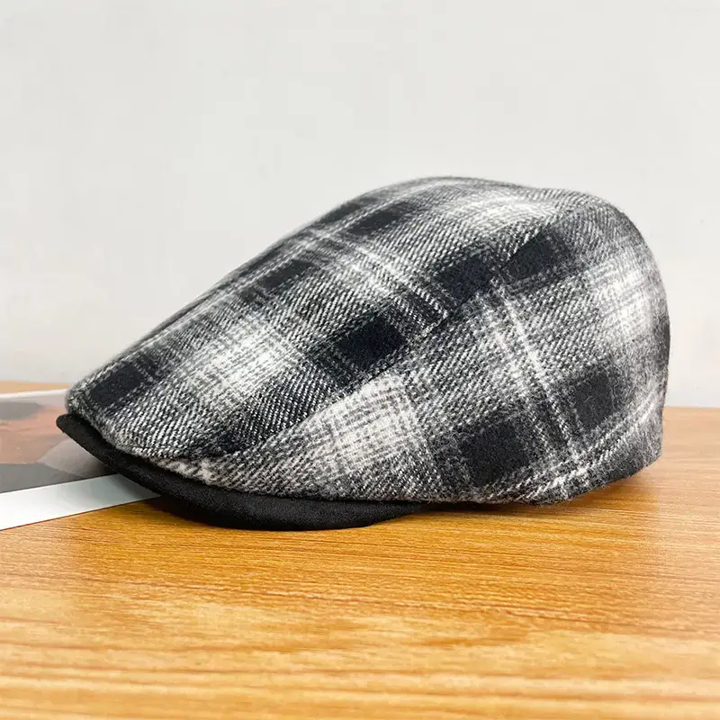 Forward-Pointing British Style Hat for Men — feature 30