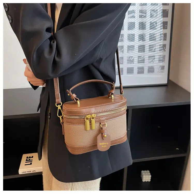 Vintage Textured Shoulder Crossbody Bag for Women 2024 — feature 19
