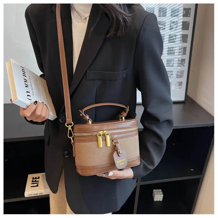 Vintage Textured Shoulder Crossbody Bag for Women 2024 — feature 21