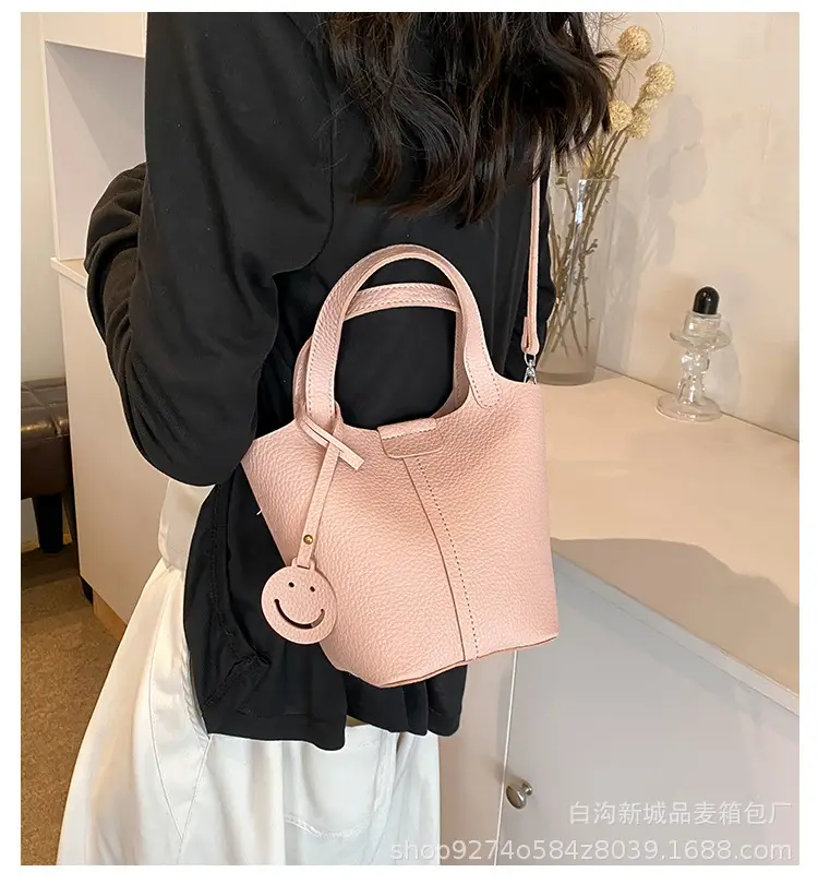 Black Crossbody Shoulder Bag for Women 2026 — feature 1